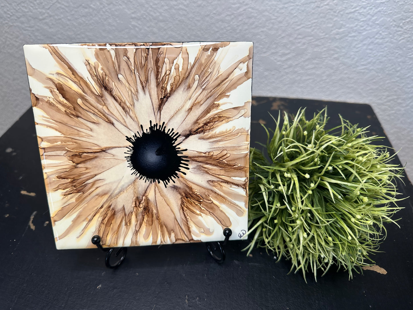Handpainted Hotplate ~ Flower