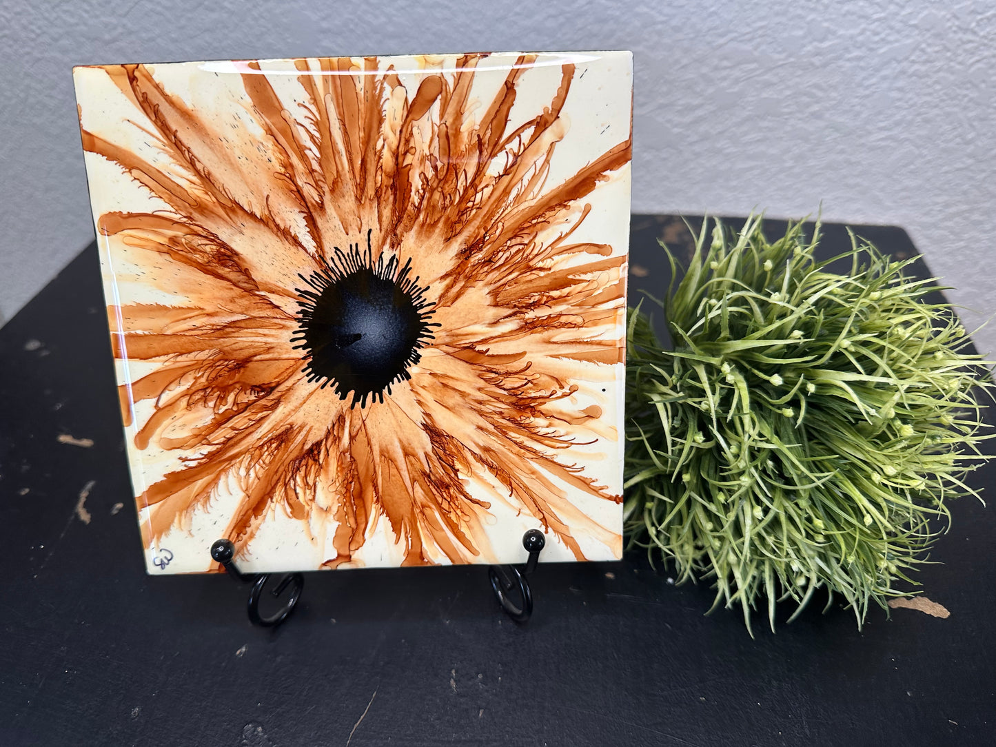 Handpainted Hotplate ~ Flower