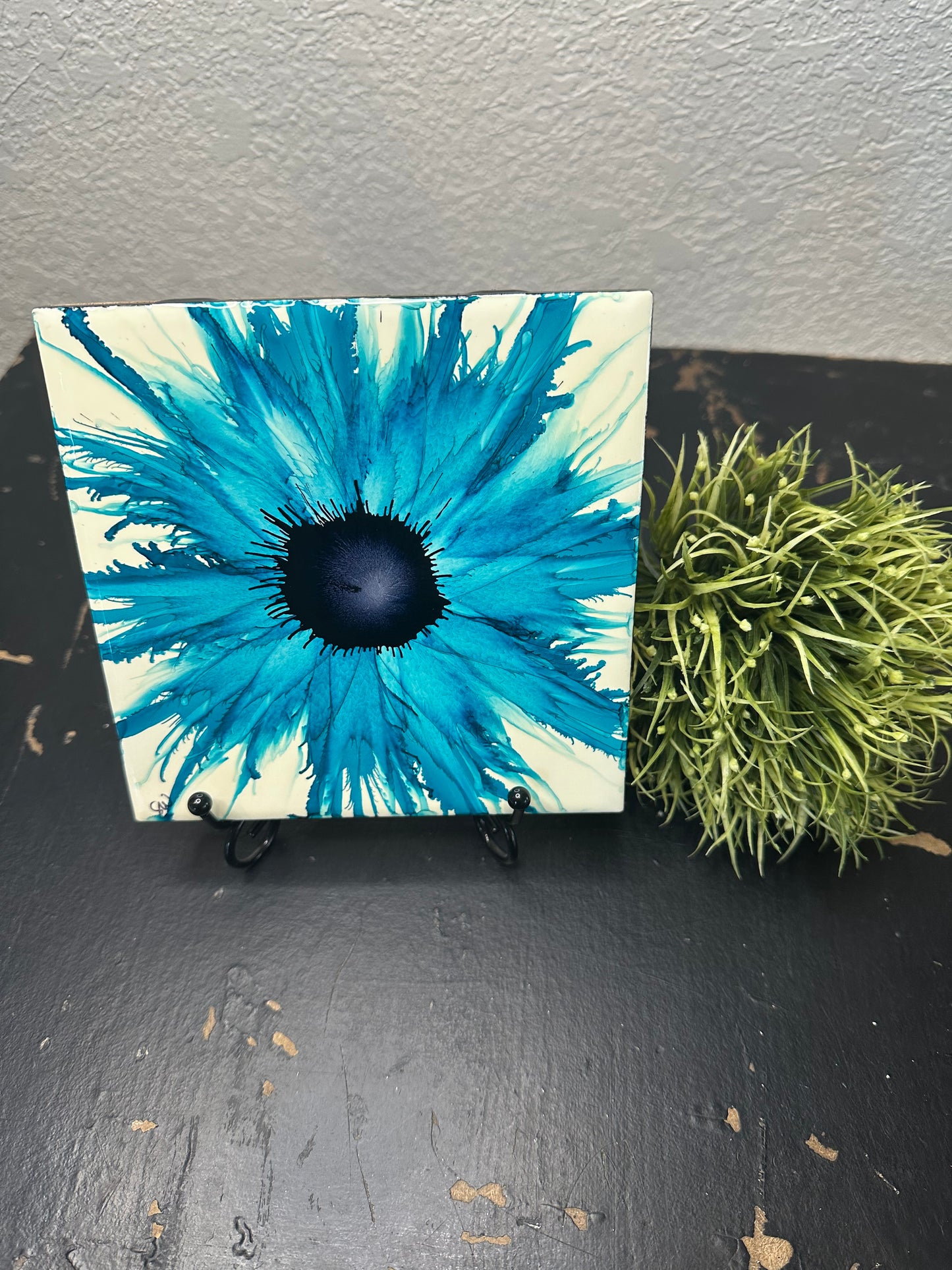 Handpainted Hotplate ~ Flower